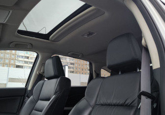 Подержанный автомобиль Honda CR-V 2014 года (12 фото)