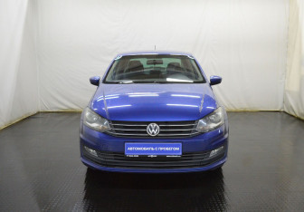 Подержанный автомобиль Volkswagen Polo Sedan 2018 года (2 фото)