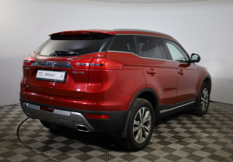 Подержанный автомобиль Geely Atlas 2019 года (5 фото)
