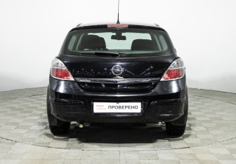 Подержанный автомобиль Opel Astra Hatchback 2010 года (6 фото)