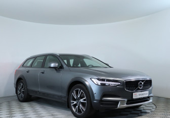 Подержанный автомобиль Volvo V90 Cross Country 2019 года (3 фото)
