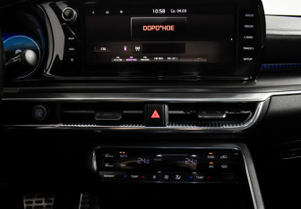 Подержанный автомобиль Kia K5 2020 года (17 фото)