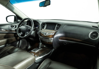 Подержанный автомобиль Infiniti QX60 2014 года (9 фото)