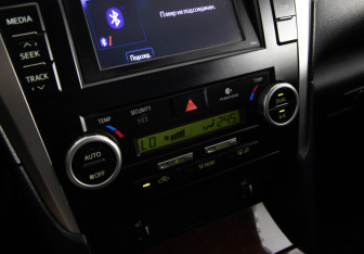 Подержанный автомобиль Toyota Camry Sedan 2014 года (16 фото)
