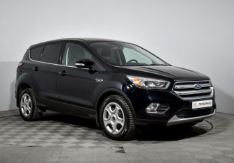 Подержанный автомобиль Ford Kuga 2017 года (3 фото)