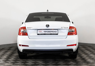 Подержанный автомобиль Skoda Octavia Liftback 2016 года (6 фото)