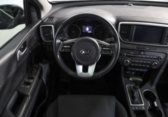 Подержанный автомобиль Kia Sportage 2021 года (10 фото)