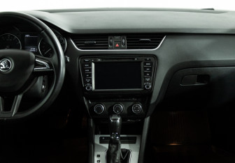 Подержанный автомобиль Skoda Octavia Liftback 2014 года (14 фото)