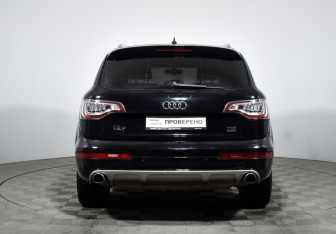 Подержанный автомобиль Audi Q7 2013 года (6 фото)
