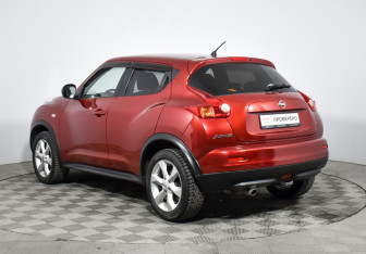 Подержанный автомобиль Nissan Juke 2011 года (7 фото)