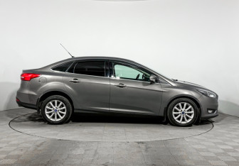 Подержанный автомобиль Ford Focus Sedan 2016 года (4 фото)