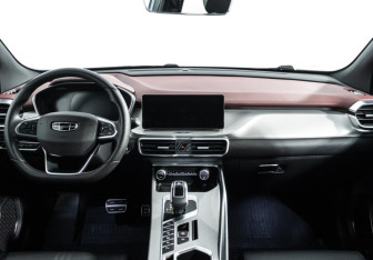 Подержанный автомобиль Geely Coolray 2022 года (13 фото)