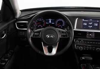 Подержанный автомобиль Kia Optima Sedan 2020 года (10 фото)
