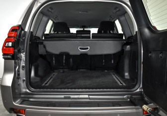 Подержанный автомобиль Toyota Land Cruiser Prado 2019 года (21 фото)
