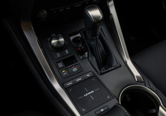 Подержанный автомобиль Lexus NX 2021 года (18 фото)