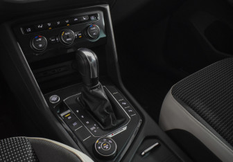 Подержанный автомобиль Volkswagen Tiguan 2020 года (17 фото)