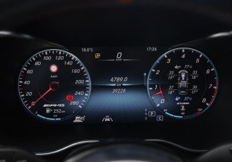 Подержанный автомобиль Mercedes-Benz GLC AMG 2021 года (17 фото)