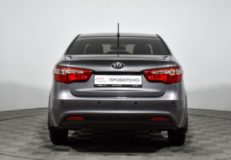 Подержанный автомобиль Kia Rio Sedan 2013 года (6 фото)
