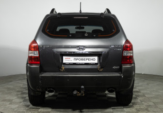 Подержанный автомобиль Hyundai Tucson 2008 года (6 фото)