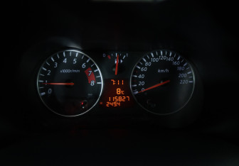 Подержанный автомобиль Nissan Note 2011 года (11 фото)