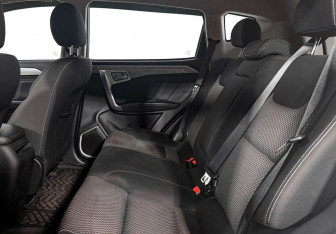 Подержанный автомобиль Geely Emgrand X7 2019 года (12 фото)