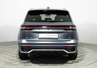 Подержанный автомобиль Geely Monjaro 2024 года (6 фото)