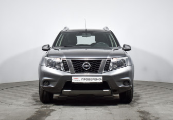 Подержанный автомобиль Nissan Terrano 2017 года (2 фото)
