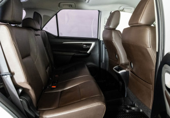 Подержанный автомобиль Toyota Fortuner 2018 года (26 фото)