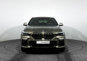 Подержанный автомобиль BMW X6 2020 года (2 фото)