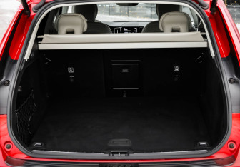 Подержанный автомобиль Volvo XC60 2020 года (36 фото)