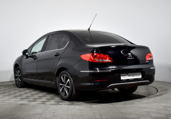 Подержанный автомобиль Peugeot 408 2013 года (7 фото)