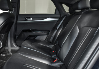 Подержанный автомобиль Kia K5 2021 года (12 фото)