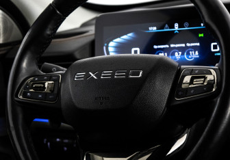 Подержанный автомобиль Exeed TXL 2023 года (12 фото)