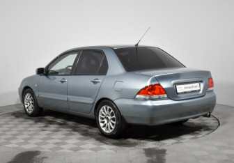 Подержанный автомобиль Mitsubishi Lancer Sedan 2006 года (7 фото)