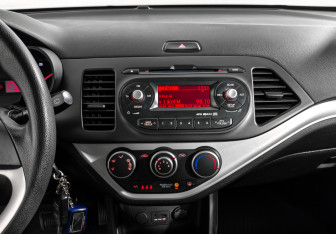 Подержанный автомобиль Kia Picanto 2013 года (16 фото)