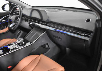 Подержанный автомобиль Omoda C5 2023 года (12 фото)
