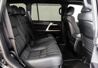 Подержанный автомобиль Toyota Land Cruiser Suv 2020 года (29 фото)