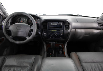 Подержанный автомобиль Toyota Land Cruiser Suv 1999 года (9 фото)