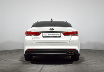 Подержанный автомобиль Kia Optima Sedan 2017 года (6 фото)