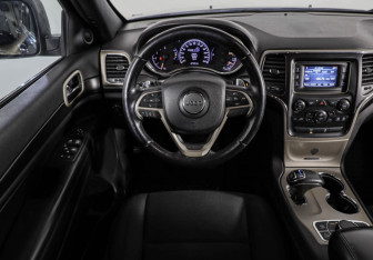 Подержанный автомобиль Jeep Grand Cherokee 2013 года (11 фото)