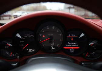 Подержанный автомобиль Porsche 911 Convertible 2013 года (26 фото)