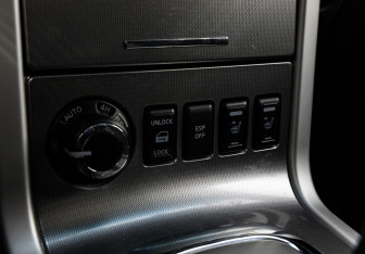 Подержанный автомобиль Nissan Pathfinder 2012 года (16 фото)