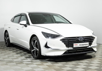 Подержанный автомобиль Hyundai Sonata 2021 года (3 фото)