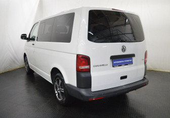 Подержанный автомобиль Volkswagen Caravelle 2013 года (6 фото)