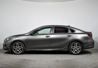 Подержанный автомобиль Kia Cerato Sedan 2021 года (8 фото)