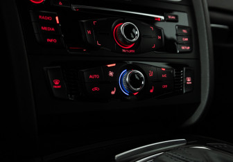 Подержанный автомобиль Audi A4 allroad 2015 года (17 фото)