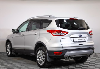 Подержанный автомобиль Ford Kuga 2016 года (6 фото)