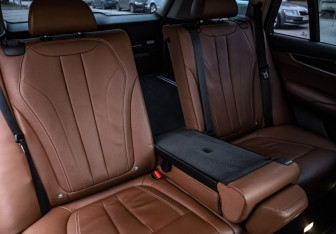 Подержанный автомобиль BMW X5 2018 года (26 фото)