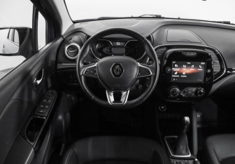 Подержанный автомобиль Renault Kaptur 2021 года (11 фото)