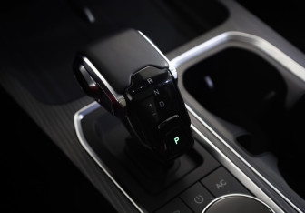 Подержанный автомобиль Jaecoo J7 2024 года (23 фото)